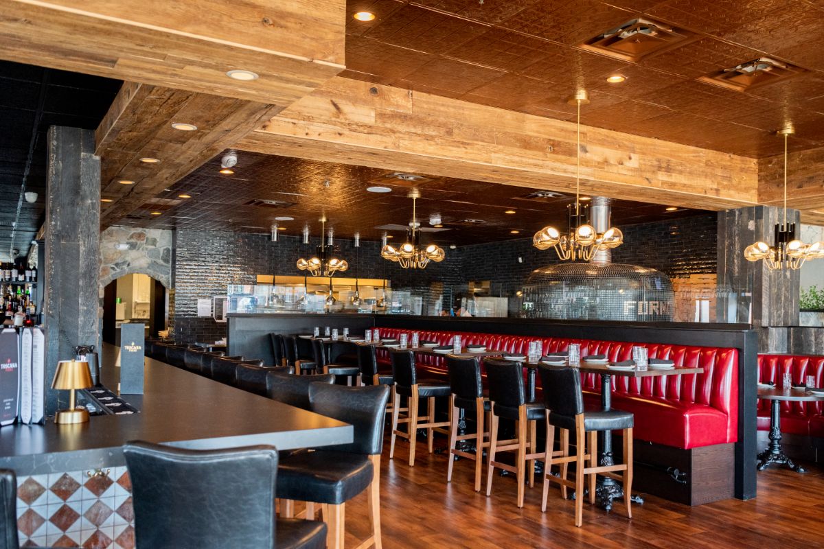 Toscana Forno restaurant interior